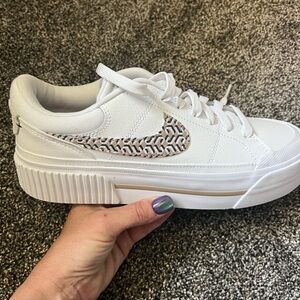 Nike Women’s Court Legacy Lift Sz 7.5